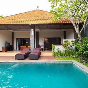 Transera Kirana Villas Seminyak (Bali)